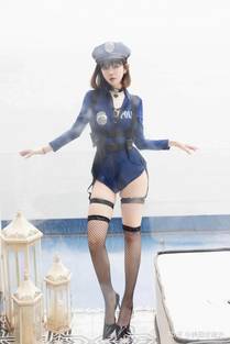 主演 E